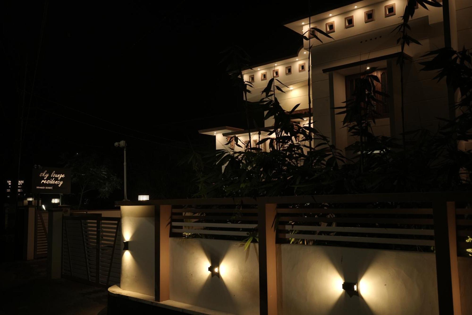 Skylounge Residency *
